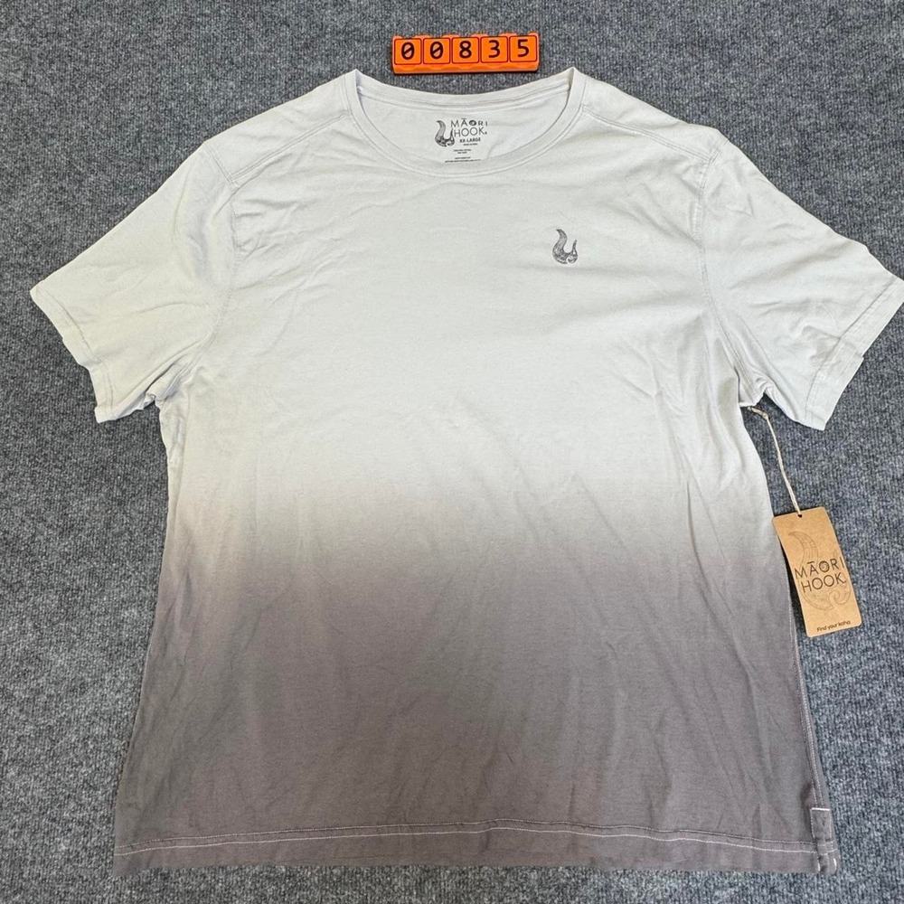 Maori Hook white & gray gradient t-shirt. Size XXL. Brand new.